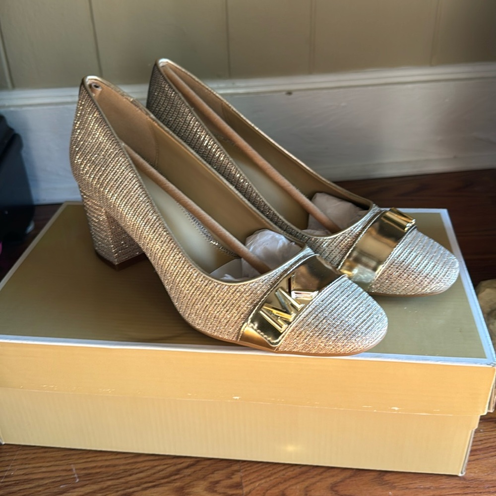 Michael Kors  Jilly Flex Glitter Chain Mesh pumps
